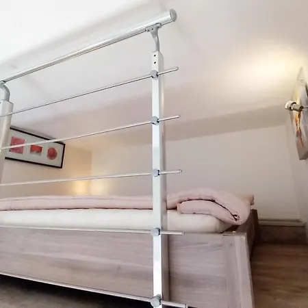 Avec Mezzanine *