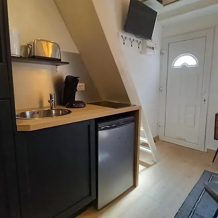 Hotel Avec Mezzanine *